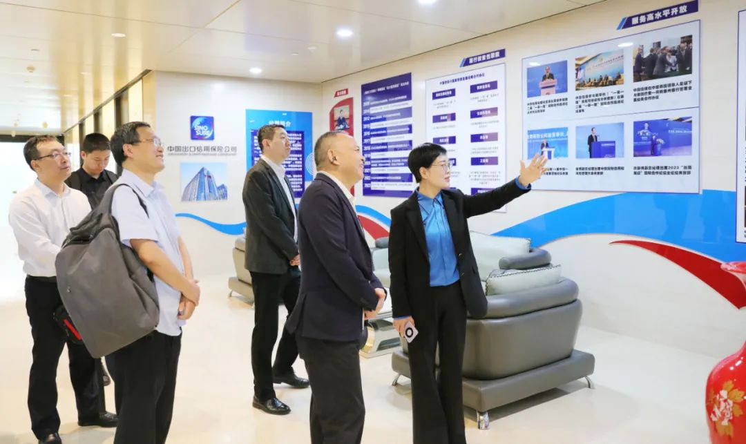 1714277414748882.jpg ce405078bc57fc08917cbcede3ecb502.jpg